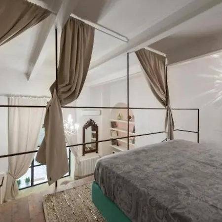 Shabby Loft In Colosseum Apartment Rom
